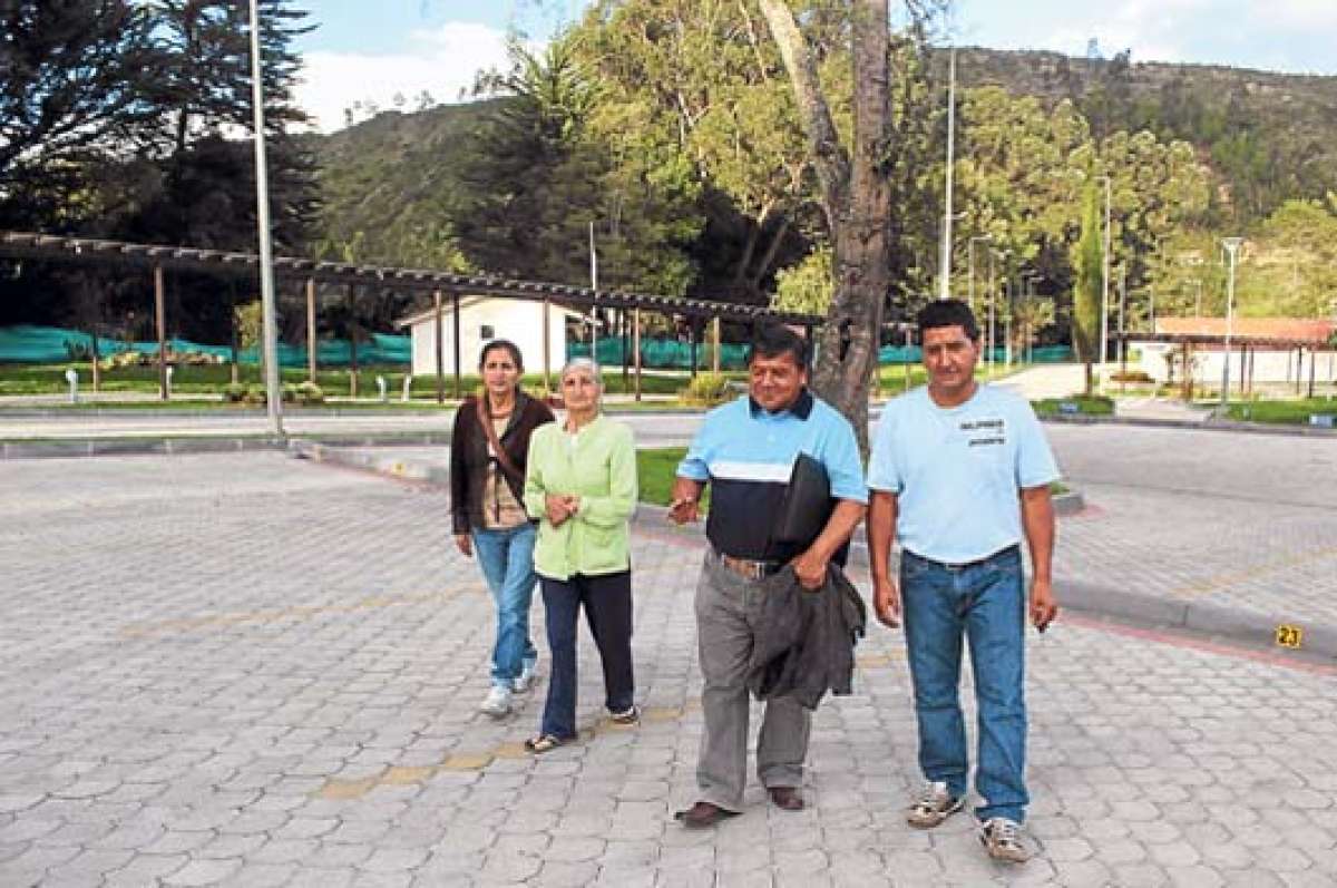 El funcionamiento de la UNAE llevar&iacute;a a tener no menos de 7 mil personas en la instituci&oacute;n.