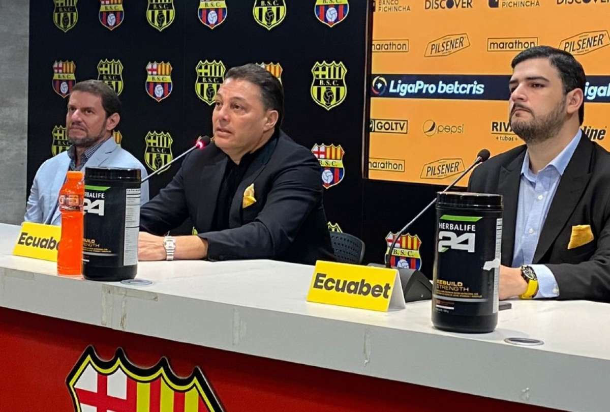 Alfaro Moreno niega contrataciones de Djorkaeff Reasco o Marcelo Moreno