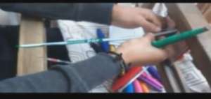 Pulseras de hilo, una original bienvenida al llegar a Ecuador