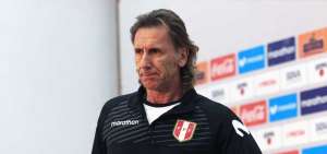 El entrenador argentino, Ricardo Gareca, durante la rueda de prensa en la que anunci&oacute; a los convocados para los &uacute;ltimos amistosos del a&ntilde;o.