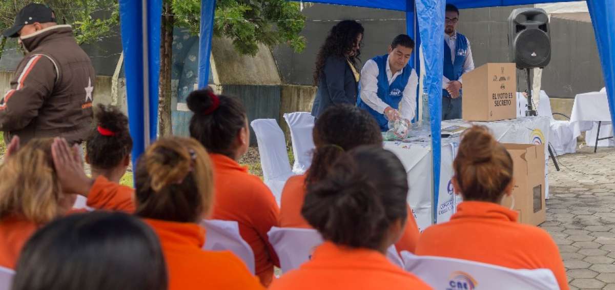 En la &lsquo;Casa de Acogida&rsquo; ubicada en el sur de Quito, 44 mujeres detenidas hicieron uso de su derecho al voto.