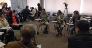 Se instalaron 3 mesas de trabajo para conocer las aportaciones de los actores de la comunicaci&oacute;n. Foto: Cortes&iacute;a Senplades