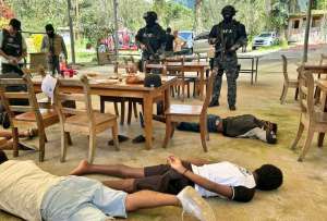 Seis miembros de una familia fueron liberados por la Policía Nacional tras estar secuestrados por 30 días.