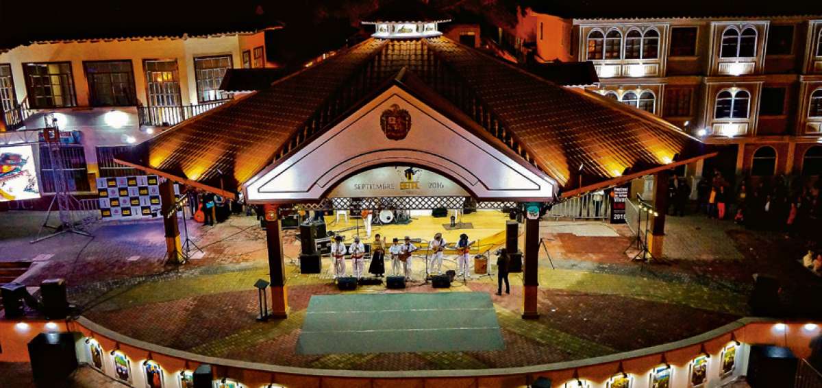 La plaza de San Sebasti&aacute;n fue remodelada. En este sitio ser&aacute; inaugurado la noche del 17 de noviembre el Primer Festival de Artes Esc&eacute;nicas.  