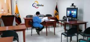 La audiencia se realiz&oacute; a trav&eacute;s de videoconferencia.