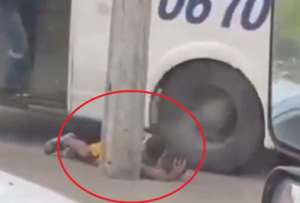 En Guayaquil, un ladr&oacute;n fue sometido a palo terapia.