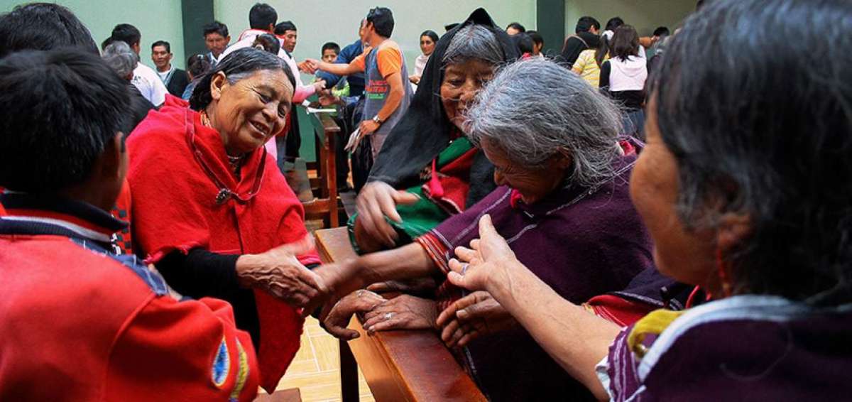 Los adultos mayores se sienten con el deber de bendecir y guiar en las tradiciones agr&iacute;colas a los m&aacute;s j&oacute;venes, con el fin de asegurar la producci&oacute;n adecuada y suficiente de la tierra y el uso sabio del suelo de Salasaca.