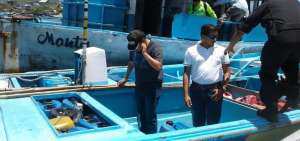 Las autoridades inspeccionaron la nave en donde encontraron las sustancias il&iacute;citas.