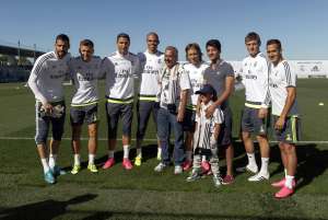 Familia de refugiados sirios conoci&oacute; a su &iacute;dolo, Cristiano Ronaldo