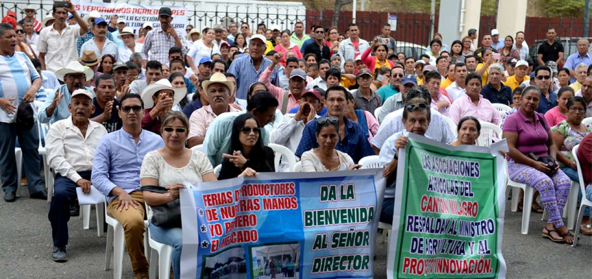 Asociaciones respaldan la gesti&oacute;n de Rub&eacute;n Flores