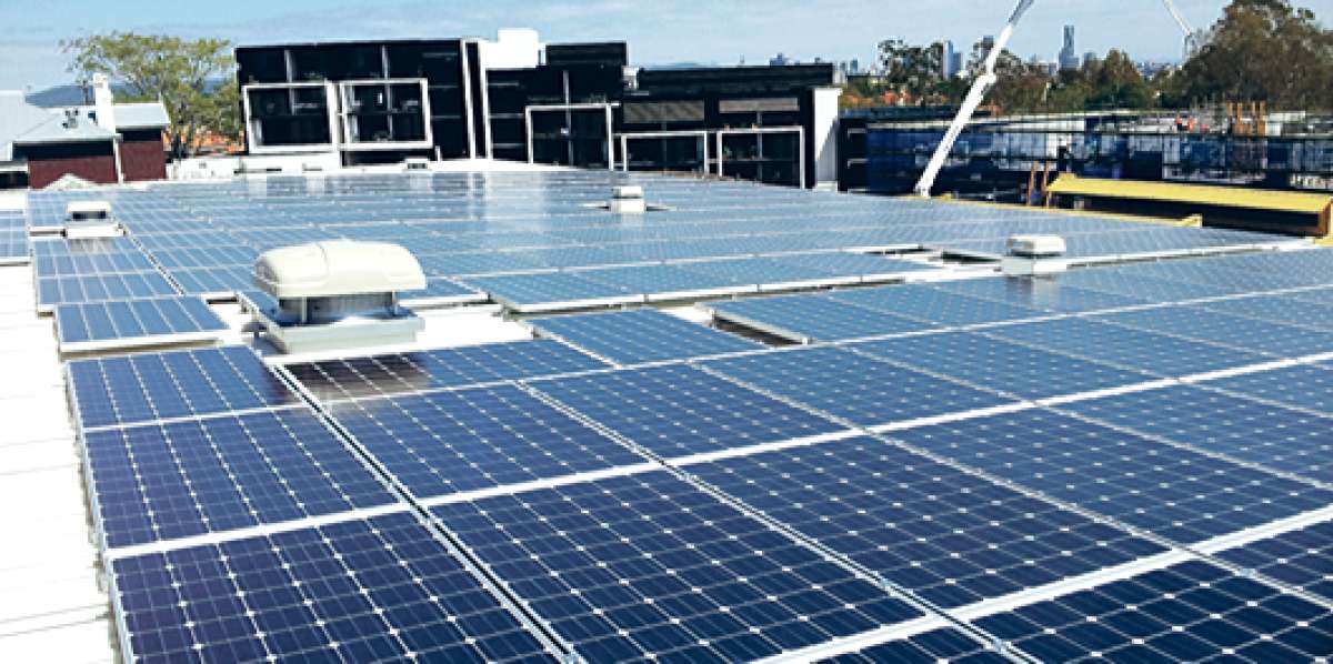 El uso de paneles solares fue una de las alternativas de energ&iacute;a que se discutieron en el encuentro. Foto: www.evwind.com