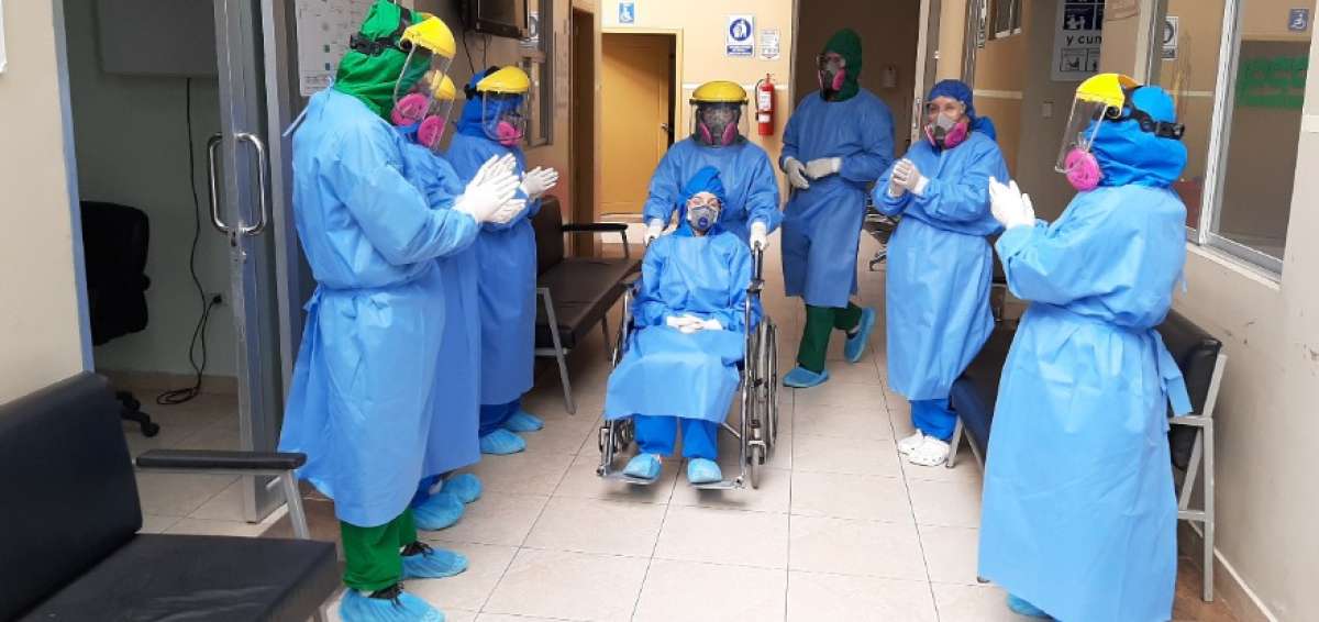 El IESS dio el alta hospitalaria a 423 pacientes positivos para covid-19