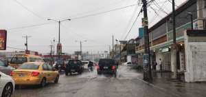 Lluvia dej&oacute; varios sectores anegados en Guayaquil
