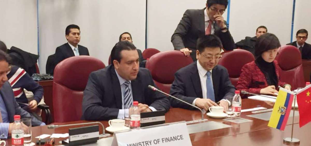 Ecuador suscribi&oacute; pr&eacute;stamo de $ 970 millones con China