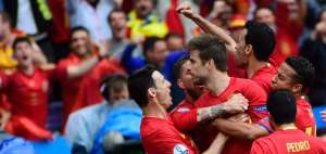 Piqu&eacute; salva a Espa&ntilde;a