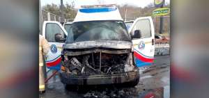 El veh&iacute;culo de rescate sufri&oacute; destrozos en su parte delantera.