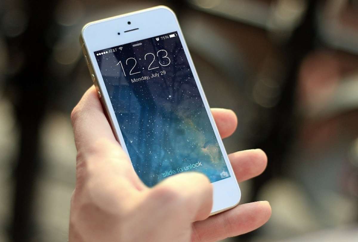 Apple podría lanzar nuevos iPhone sin ranura para tarjeta SIM