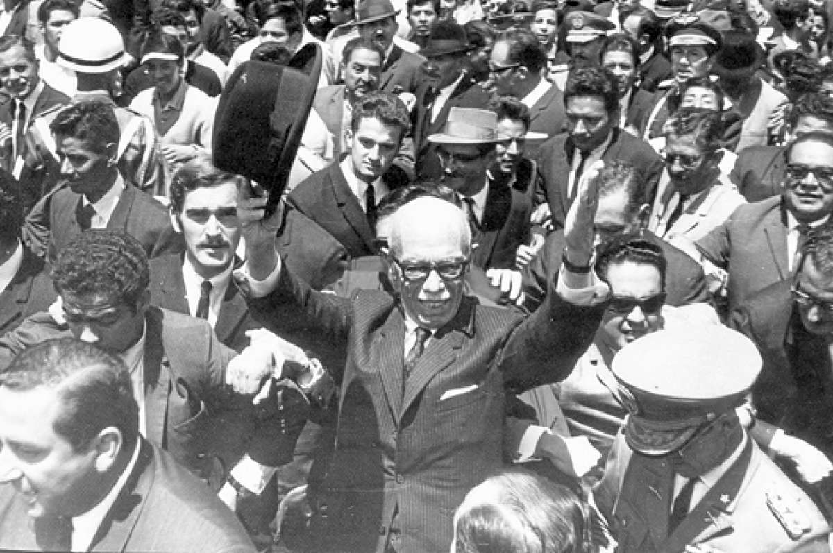 Jos&eacute; Mar&iacute;a Velasco Ibarra era el candidato exiliado, este personaje, en esa &eacute;poca fue perseguido por Arroyo del R&iacute;o, un presidente que era cuestionado por sus enemigos pol&iacute;ticos e increpado por entregar los recursos de +Ecuador. Foto: Archivo|El tel&eacute;grafo