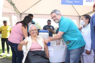 El Ministerio de Salud arrancó con su campaña de vacunación contra la influenza
