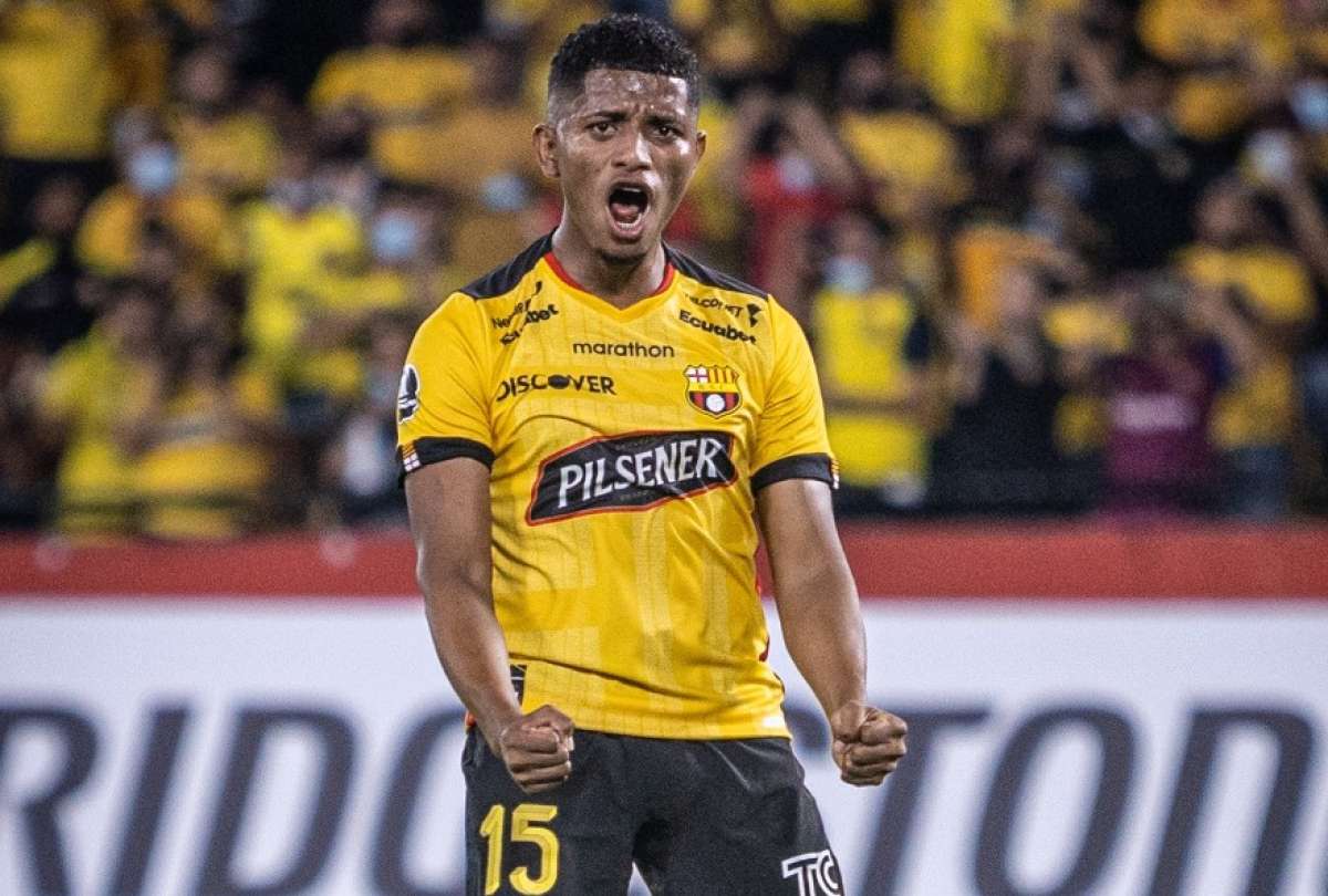 Jonathan Perlaza anunció que no seguirá en Barcelona para el 2023.