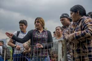 Jennifer Herrera se reencontr&oacute; ayer con Kl&eacute;ver Fajardo, quien le salv&oacute; la  vida el viernes pasado. Foto: Marco Salgado/ EL TEL&Eacute;GRAFO