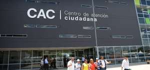 24 instituciones p&uacute;blicas se agrupan en moderno centro de atenci&oacute;n en Portoviejo