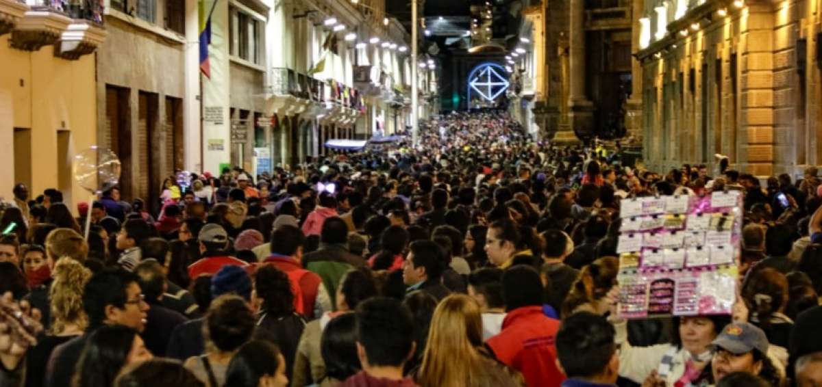 Los visitantes transitaron a lo largo de 19 instalaciones de La Luz.