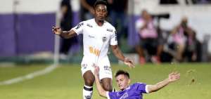 Juan Cazares da victoria a Mineiro sobre Defensor Sporting