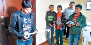 Los ni&ntilde;os riobambe&ntilde;os muestran lo que construyeron en los talleres de rob&oacute;tica durante estas vacaciones. Foto: Elizabeth Maggi / para El Tel&eacute;grafo