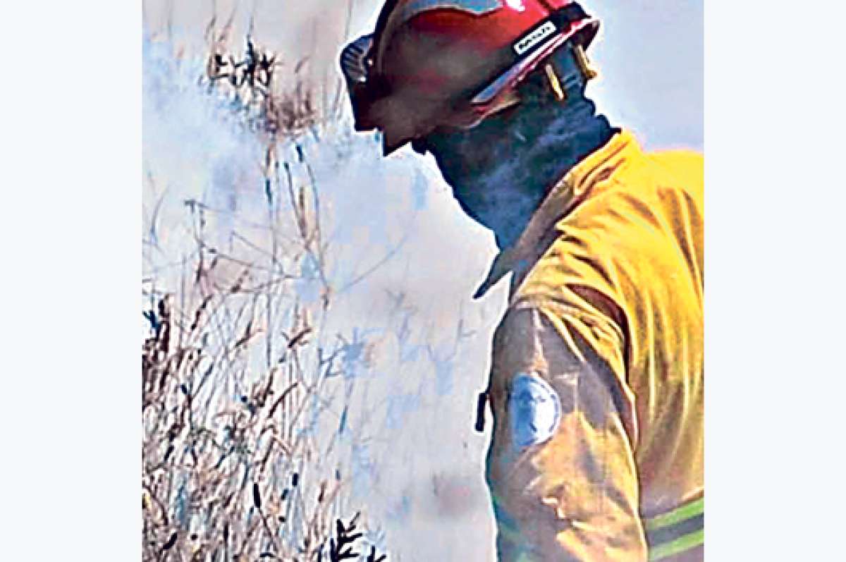 Incendios forestales en Nab&oacute;n y v&iacute;a a la Costa movilizan a cientos de bomberos