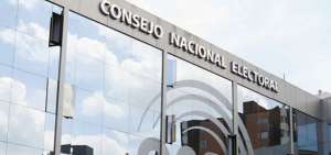 Consejero Luis Verdesoto se&ntilde;ala como arbitrario ratificar el calendario electoral