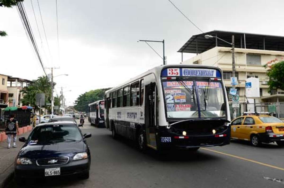 El 35,7% de los buses urbanos cumple su tiempo de vida &uacute;til