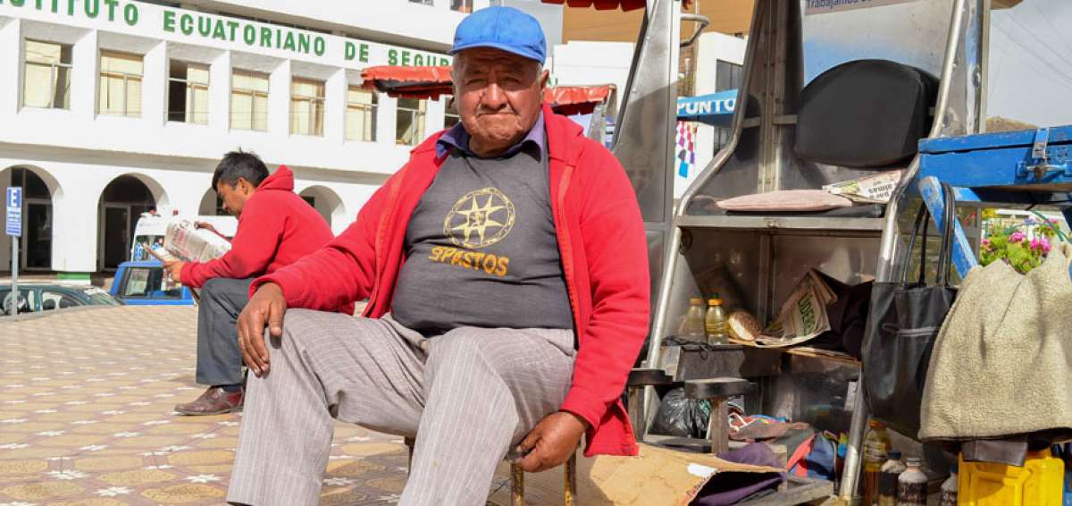 Don Clemente, el betunero que da esperanza de recuperaci&oacute;n