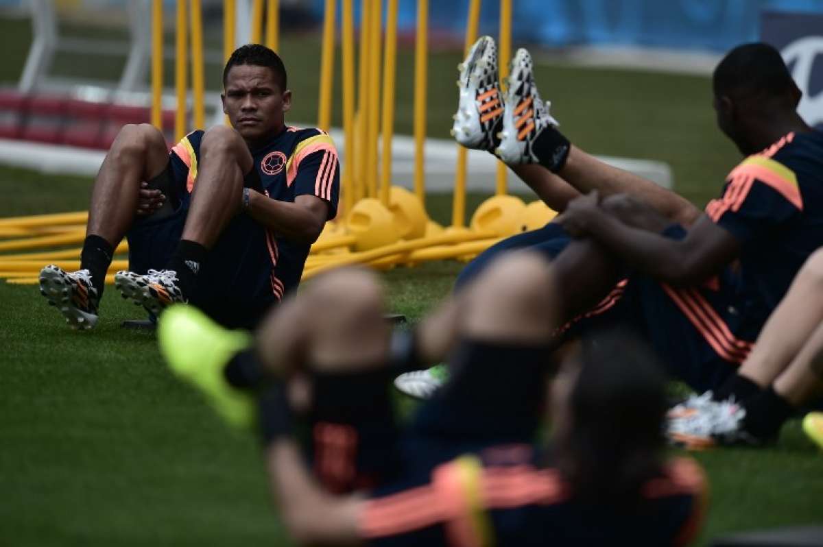 Bacca (i) se pierde los partidos restantes de Colombia por lesi&oacute;n muscular. Foto: AFP
