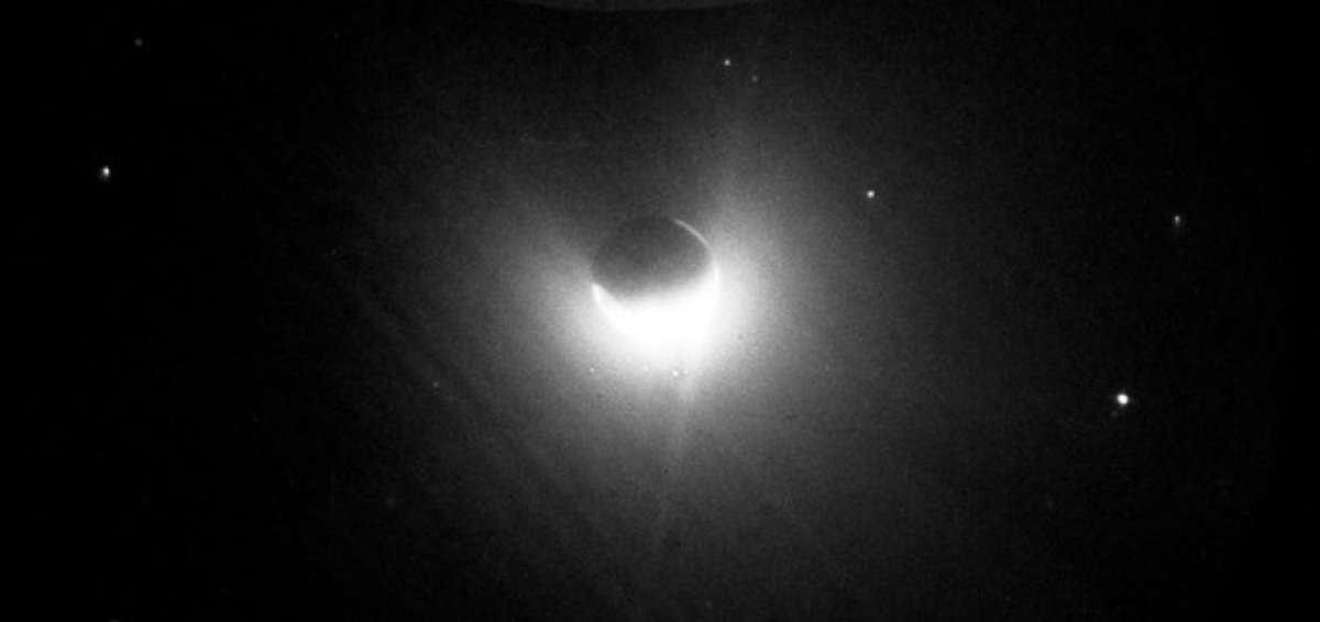 En la zona donde la atm&oacute;sfera se funde con el espacio exterior hay una nube de &aacute;tomos de hidr&oacute;geno denominada geocorona.