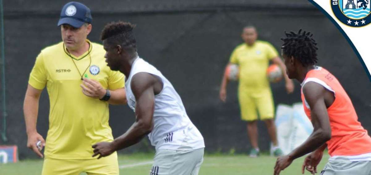 Gabriel Perrone dej&oacute; de ser t&eacute;cnico del Guayaquil City FC