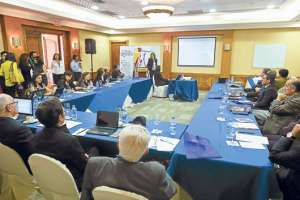 Profesionales internacionales brindan desde ayer charlas sobre bio&eacute;tica en Ecuador. Foto: Andr&eacute;s Darquea.