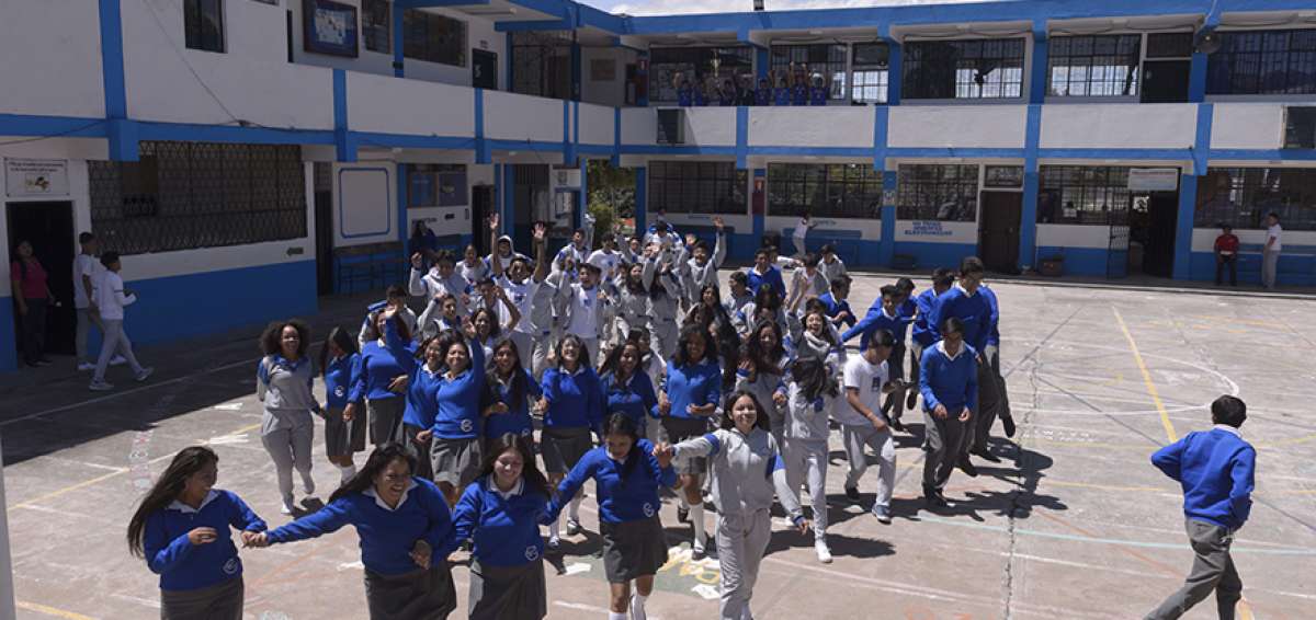 La instituci&oacute;n de Quito remodel&oacute; las aulas y repar&oacute; las paredes, tambi&eacute;n reconstruy&oacute; muros, pint&oacute; los pabellones, adecu&oacute; ba&ntilde;os femeninos y las canchas. 