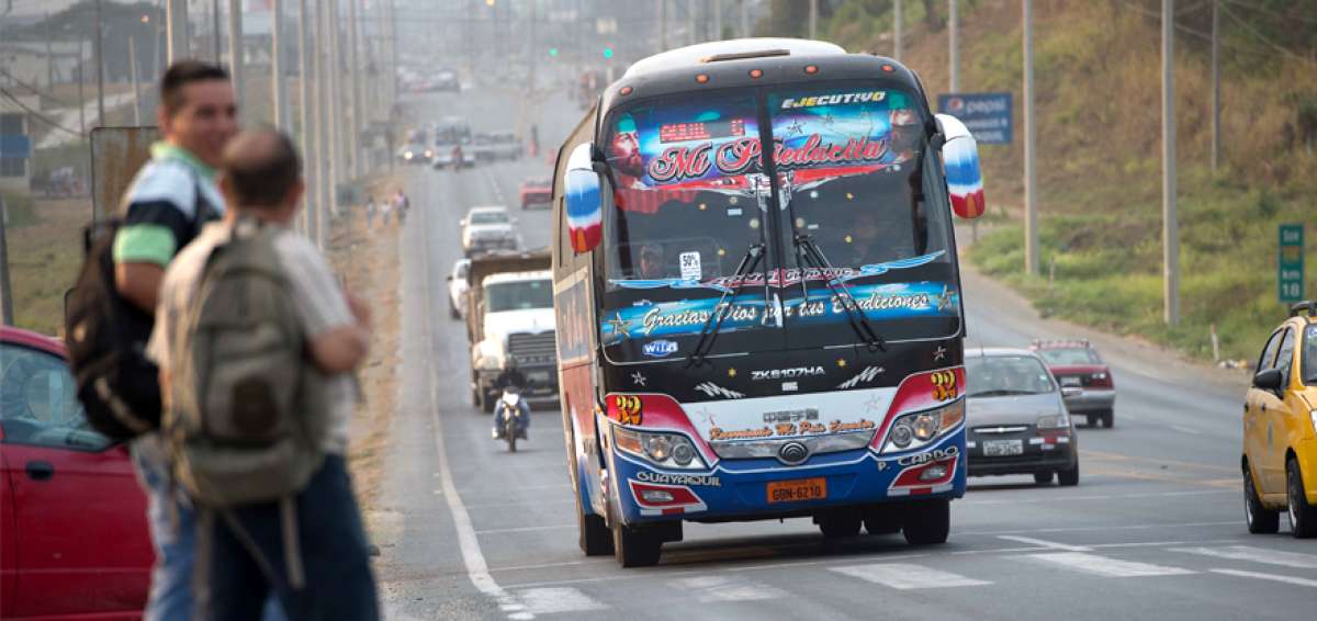 Pasajeros de diferentes sectores de la provincia desconoc&iacute;an de la posible paralizaci&oacute;n de los transportistas.
