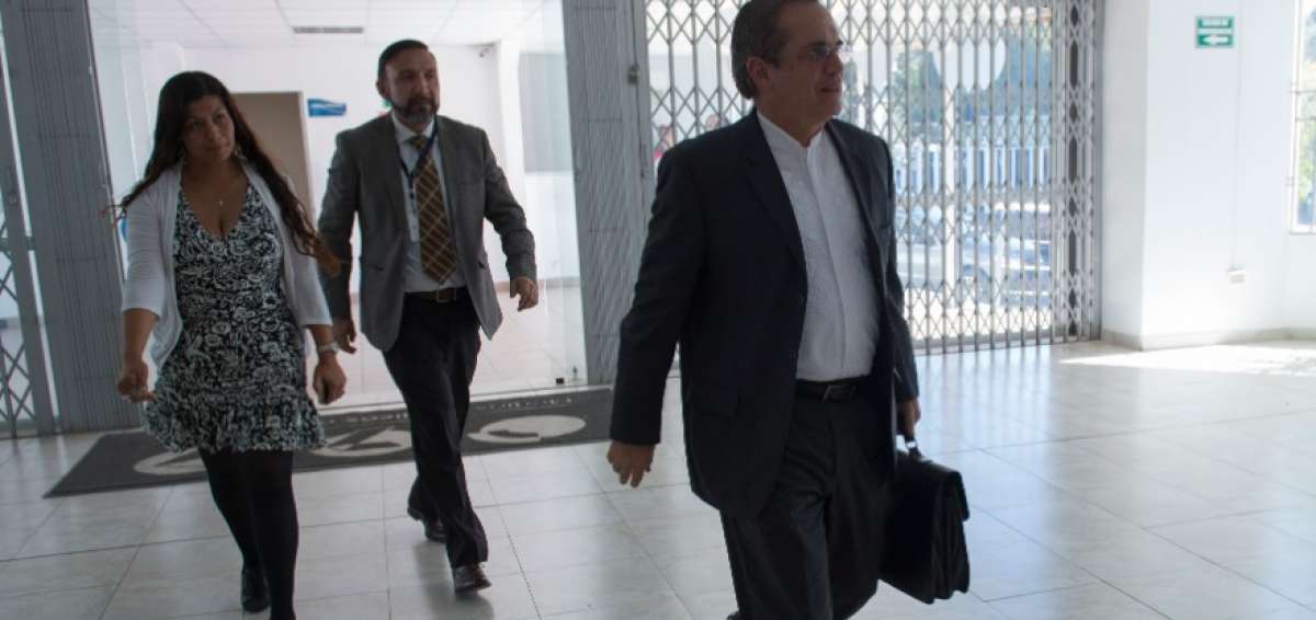 El excanciller Ricardo Pati&ntilde;o sali&oacute; del pa&iacute;s antes de que le reformularan cargos.