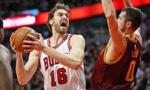 Pau Gasol fue el segundo mejor encestador para los Bulls que son uno de los l&iacute;deres de la conferencia Este. Foto: AFP