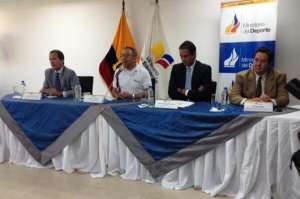 Ministerios de Deporte y Educaci&oacute;n firman convenio con clubes de Quito y Guayaquil