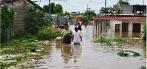 EL Oro, los habitantes de El Play&oacute;n quedaron totalmente inundados. 60 familias est&aacute;n en albergues.