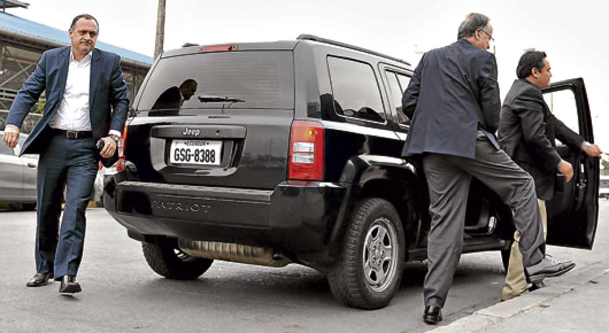 Los abogados y representantes de la aerol&iacute;nea Lan llegaron ayer hasta el complejo judicial de La Florida, en Guayaquil, para la audiencia. Foto: Jos&eacute; Mor&aacute;n / El Tel&eacute;grafo