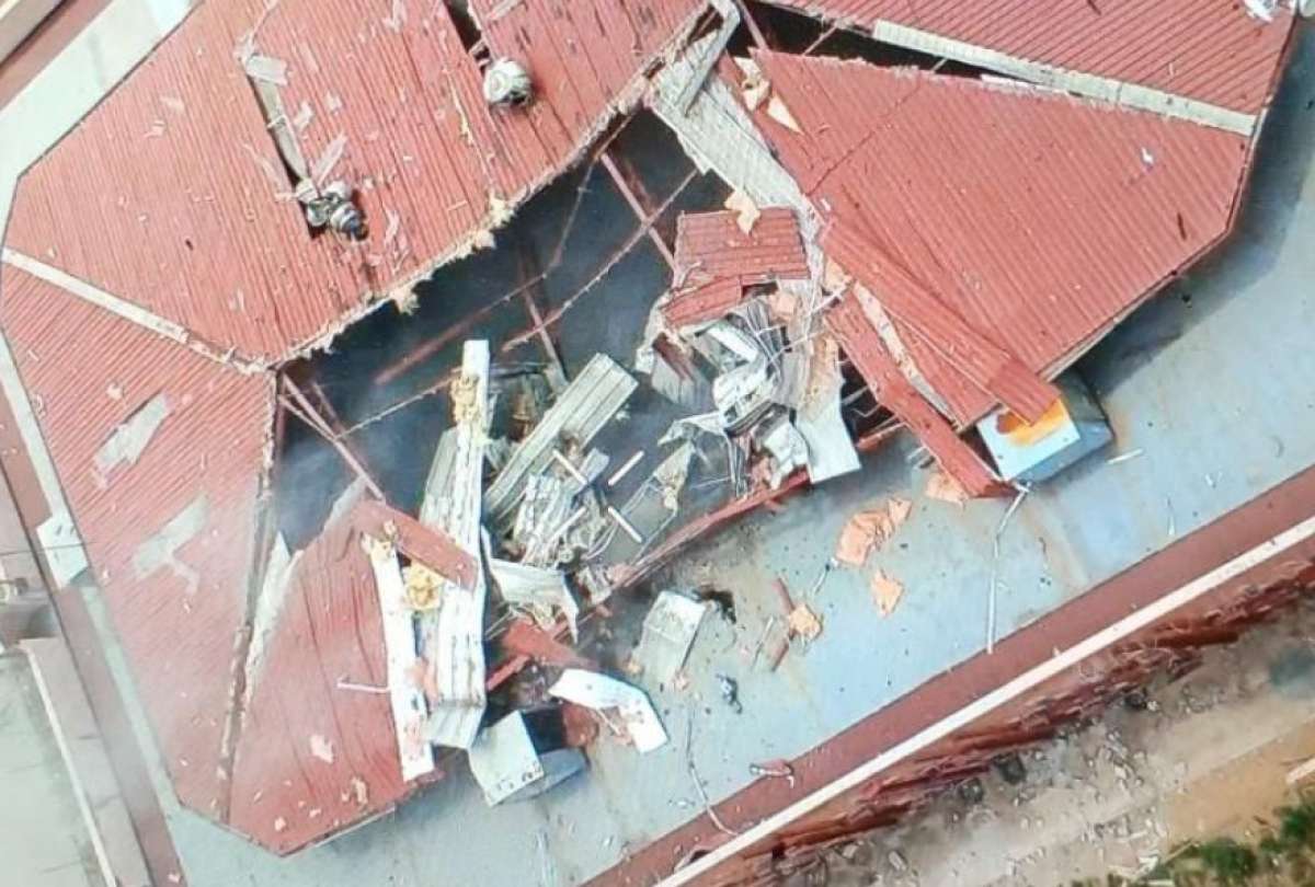 Así quedó el techo de la cárcel de La Roca, en Guayaquil.