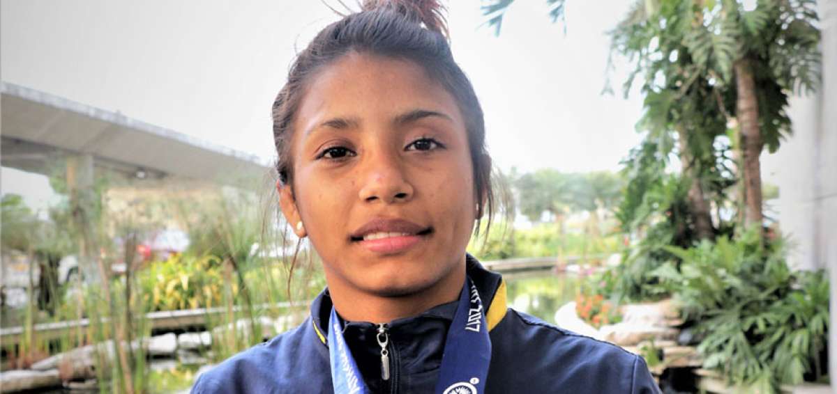 La luchadora Luc&iacute;a Y&eacute;pez, nacida en Quevedo, venci&oacute; en la final del torneo panamericano de lucha a Emily Shilson, de Estados Unidos.