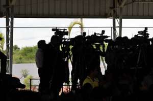 En los medios de comunicaci&oacute;n impresos, radiales y televisivos no existen periodistas especializados en gerontolog&iacute;a, a diferencia de otras &aacute;reas, como la pol&iacute;tica, deportes o seguridad. Foto: Marco Salgado.