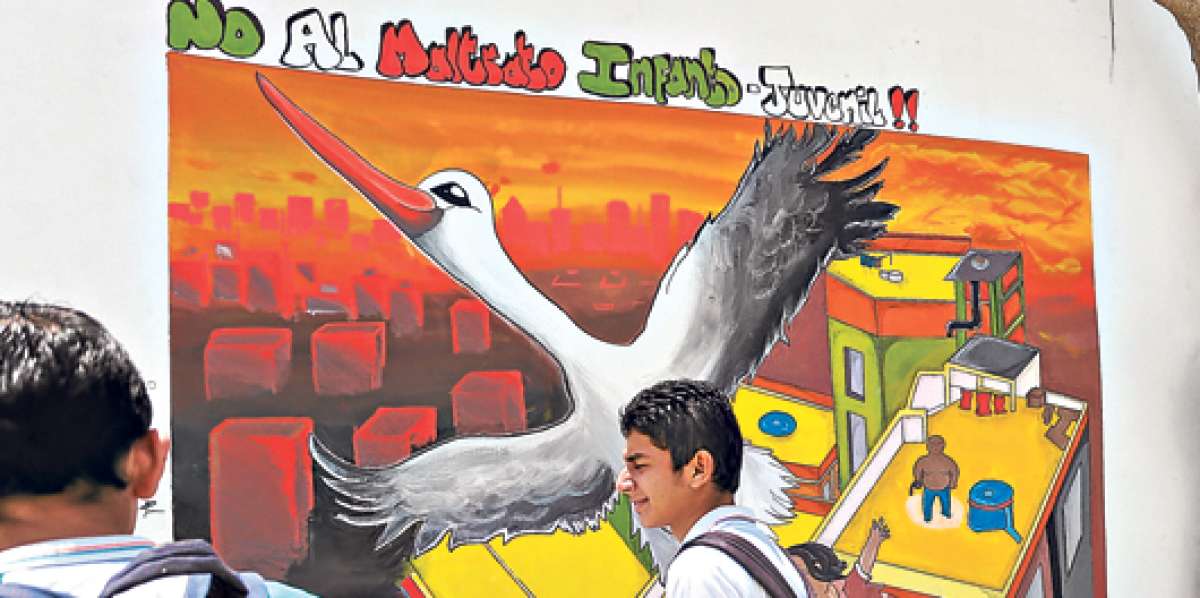 La pintura realizada por los alumnos del segundo de bachillerato C y D fue la ganadora del concurso. Foto: Rodolfo P&aacute;rraga / El Tel&eacute;grafo