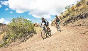Las versiones anteriores, en la zona del nevado, inclu&iacute;an algunos caminos anchos; el trayecto de 2015 estar&aacute; lleno de chaqui&ntilde;anes y sendas estrechas. Cortes&iacute;a cikla