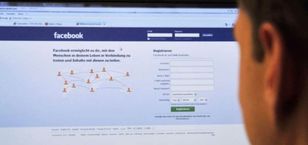 La CE da un ultim&aacute;tum a las redes sociales para combatir las noticias falsas